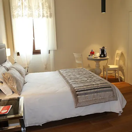 Emozioni Charme Konukevi *