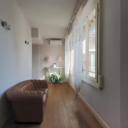 Konukevi Emozioni Charme *